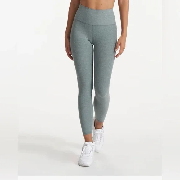 💕LIKE NEW Vuori Women’s Clean Elevation Legging - Stormy Heather (?) - Sz Medium